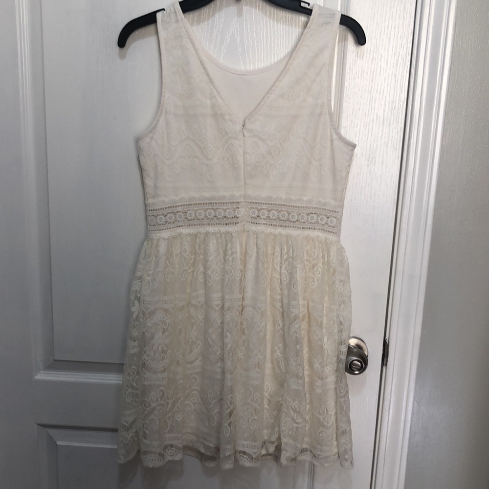 Pinky lace dress - Picture 5 of 12